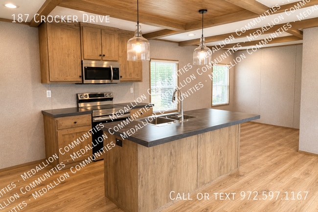 Building Photo - 187 Crocker Dr