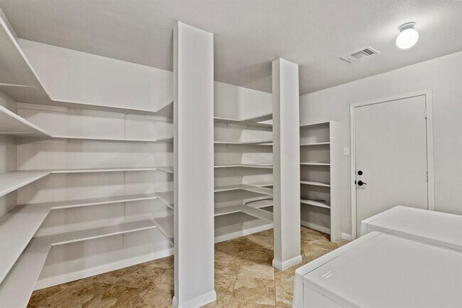 Building Photo - 1809 Ruthie Run