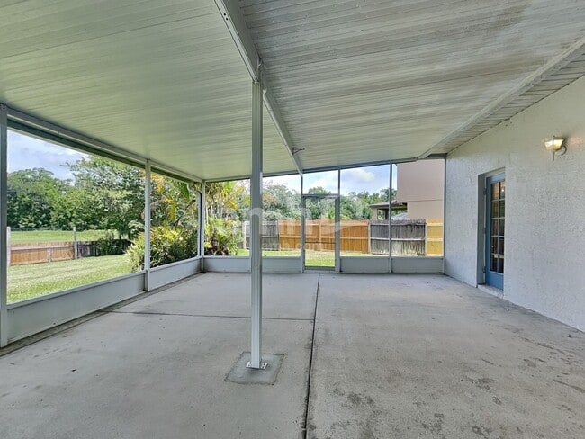 Building Photo - 27602 Sky Lake Cir