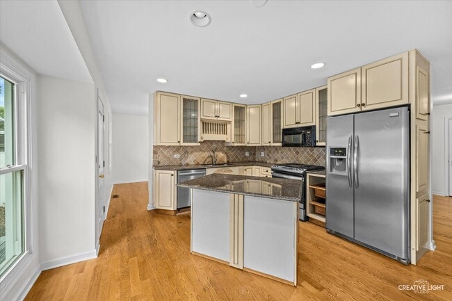 Building Photo - 1333 Briarwood Dr