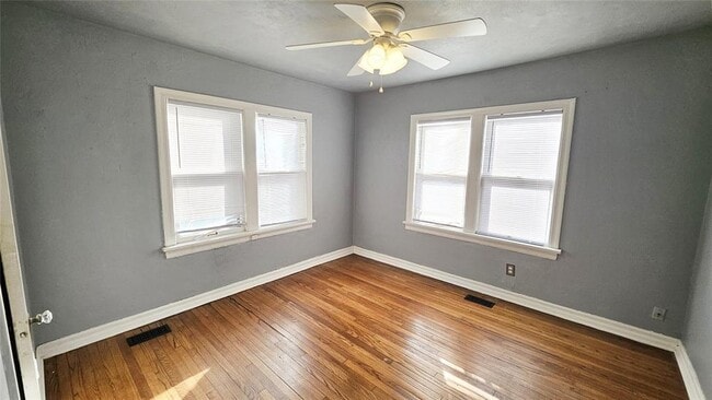 Building Photo - 2305 NW 25th St