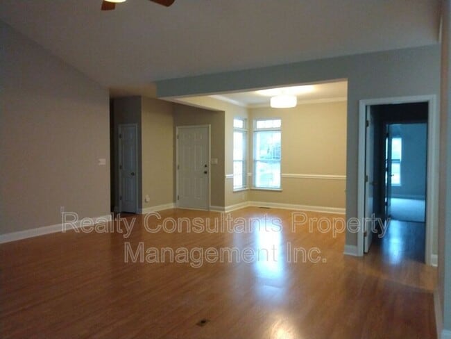 Building Photo - 7106 Holly Glen Ct