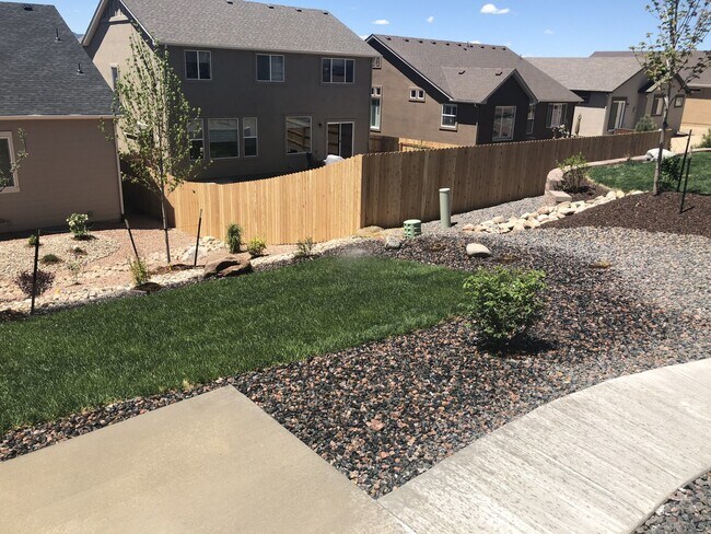 Building Photo - Newer 5bdrm + Office in D20 North Fork Wit...