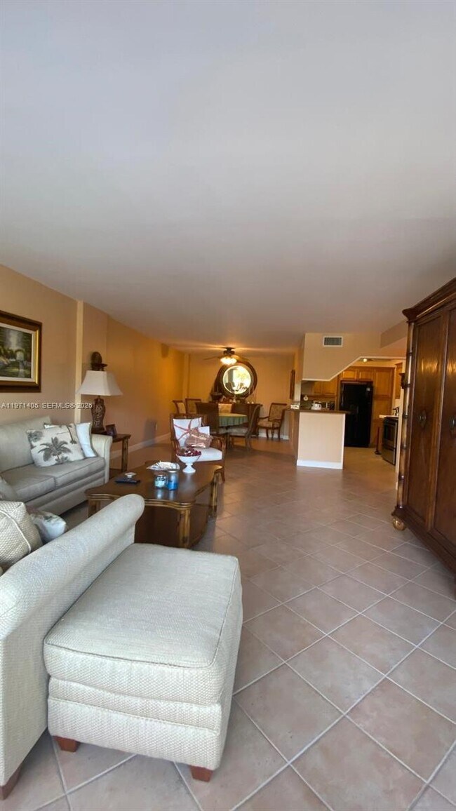 Building Photo - 177 Ocean Ln Dr