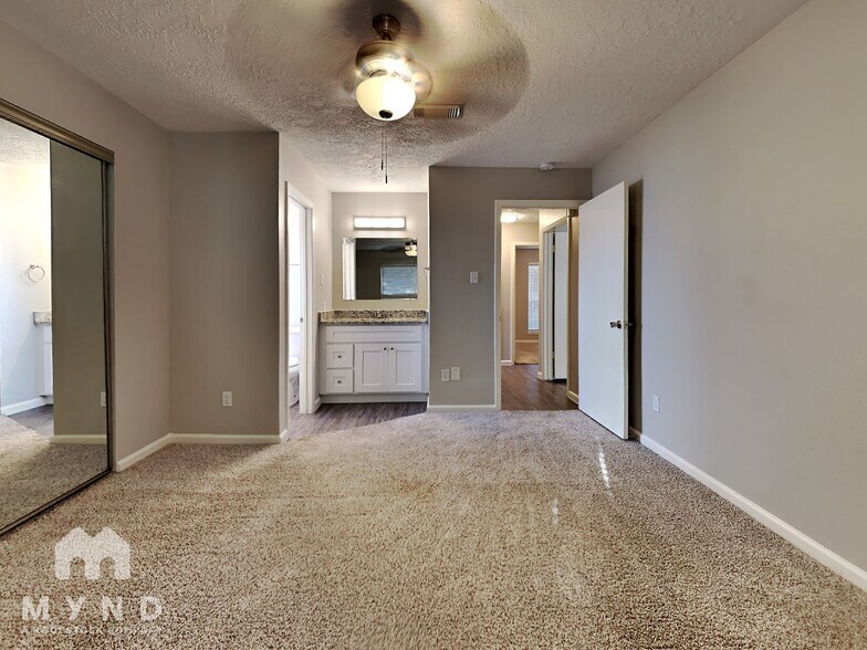 Building Photo - 11923 Medicine Bow Cir