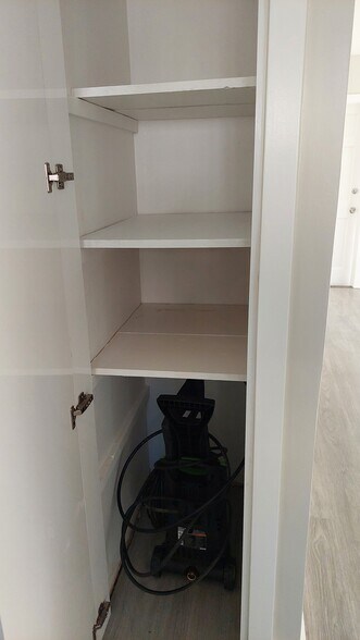 Building Photo - 2312 Van Buren St