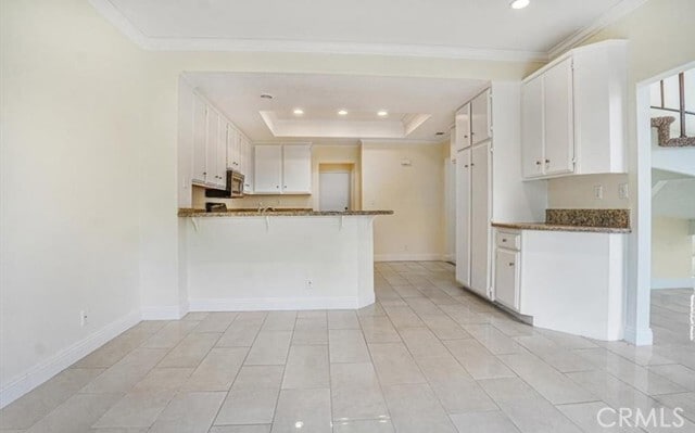 Building Photo - 6011 E Queens Dr