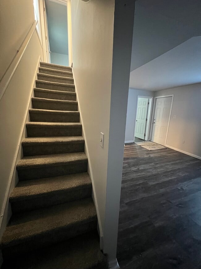 Building Photo - 22 Lockwood St