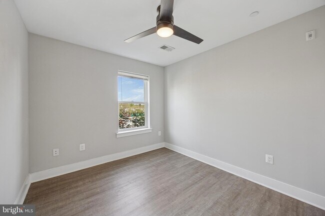 Building Photo - 502 Gerhard St