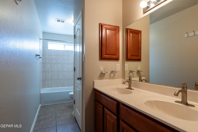 Building Photo - 12297 Kingsgate Ct