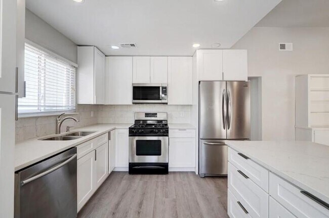 Building Photo - 11428 Bristle Oak Trail
