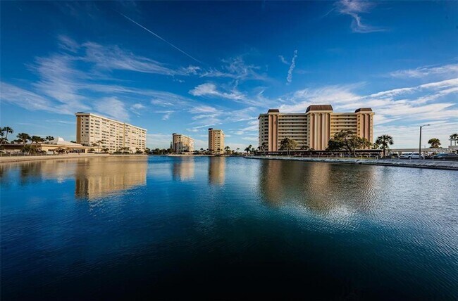 Building Photo - 4550 Cove Cir