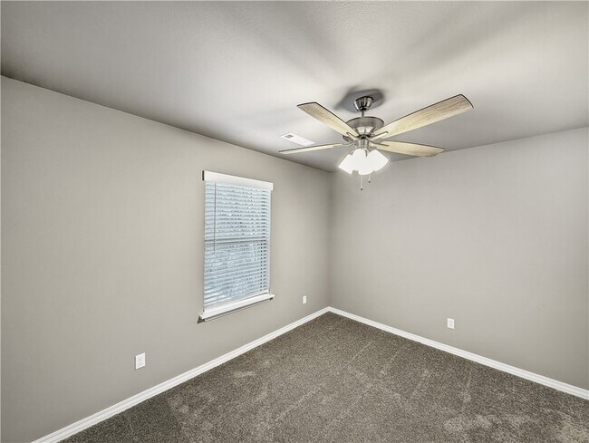 Building Photo - 195 E 2nd St