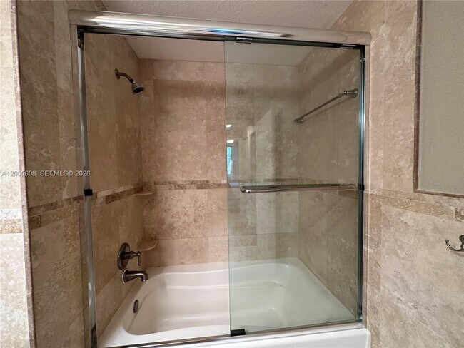 Building Photo - 6841 SW 44th St