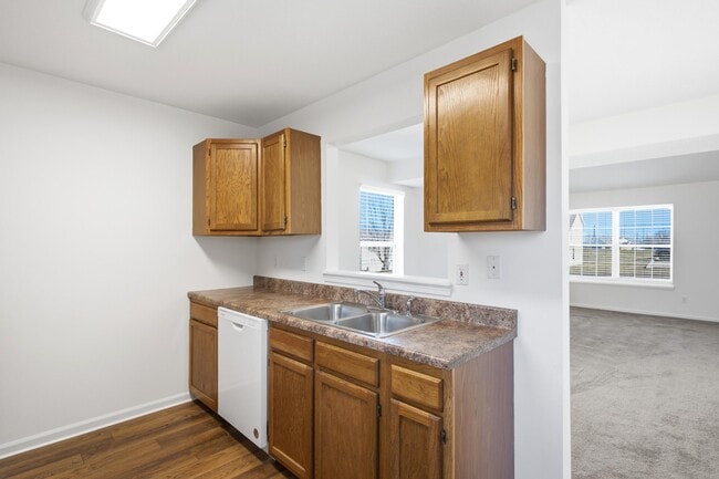 Building Photo - 3509 La Mesa Dr