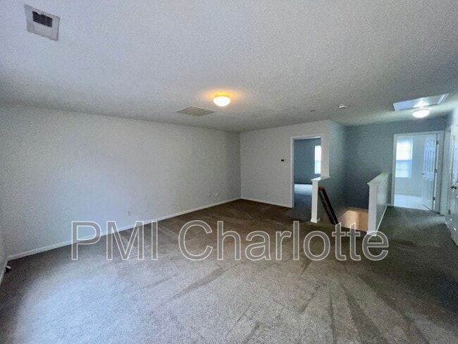 Building Photo - 5787 Dove Point Dr SW