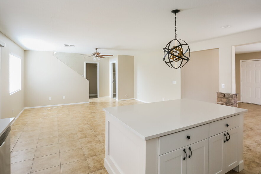 Building Photo - 10425 W Miami St