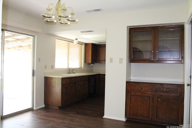 Building Photo - 5314 Peppermint Ln