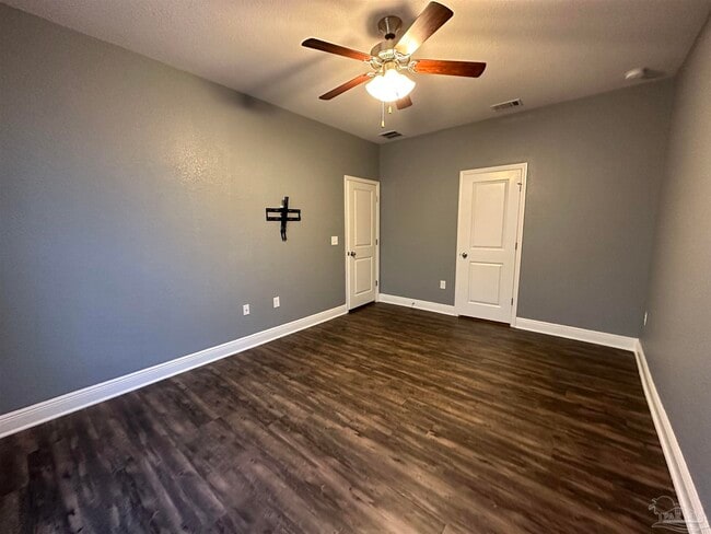 Building Photo - 841 Oak Aly