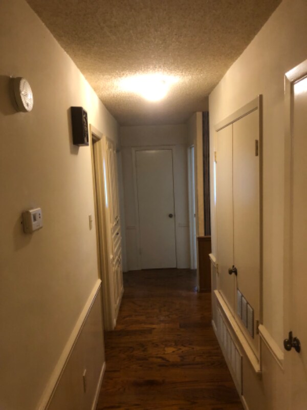 Building Photo - 413 Top Hill Dr
