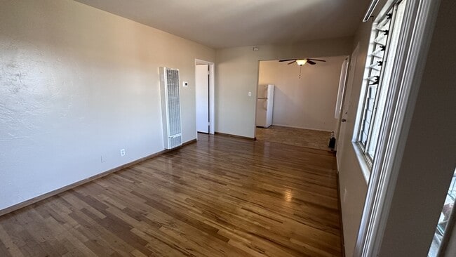 Building Photo - 3728.5 Ingraham St