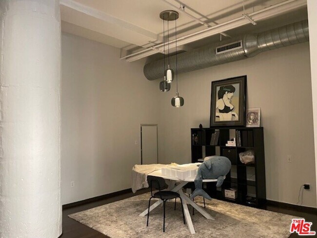 Building Photo - 1645 Vine St