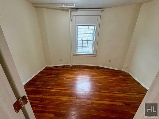 Building Photo - 28 Carroll St