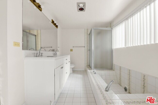 Building Photo - 1340 El Hito Cir