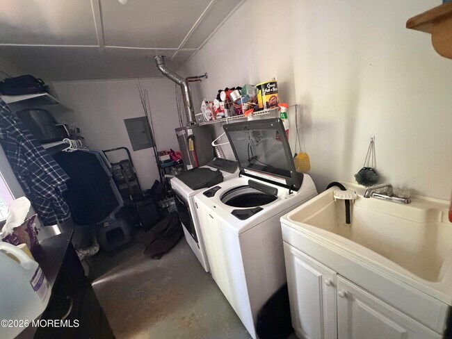 Building Photo - 28 New Monmouth Rd