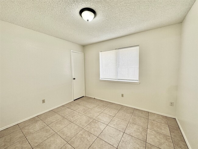 Building Photo - 13753 Sablecrest Dr