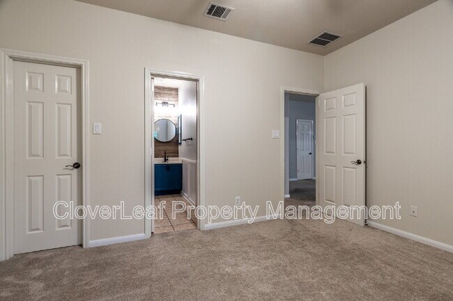 Building Photo - 123 Impala Cir