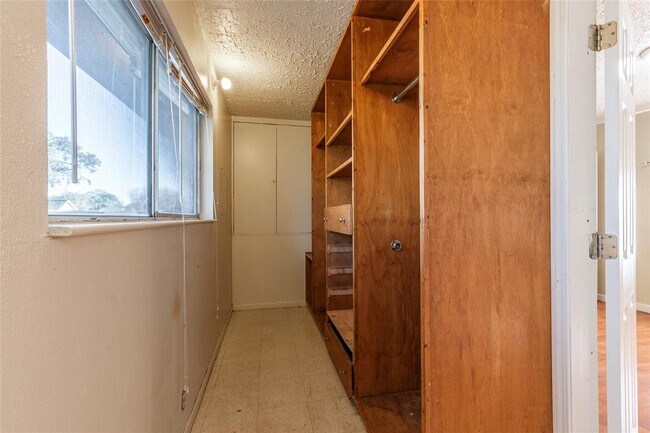 Building Photo - 2720 Blueberry Ln