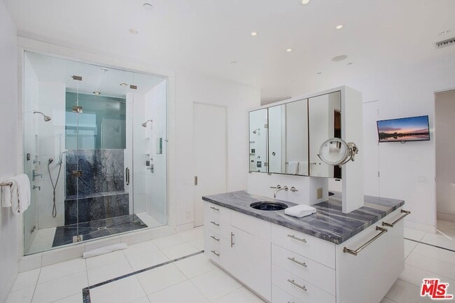 Building Photo - 27454 Winding Way