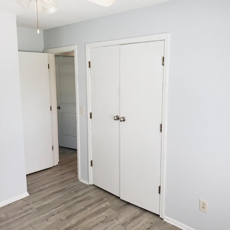 Building Photo - 8000 E 120th St