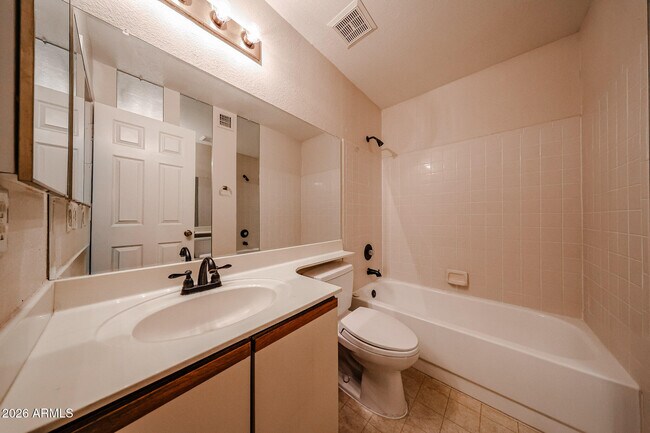 Building Photo - 3305 E Wildwood Dr