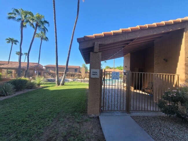Building Photo - 16209 E Rosetta Dr