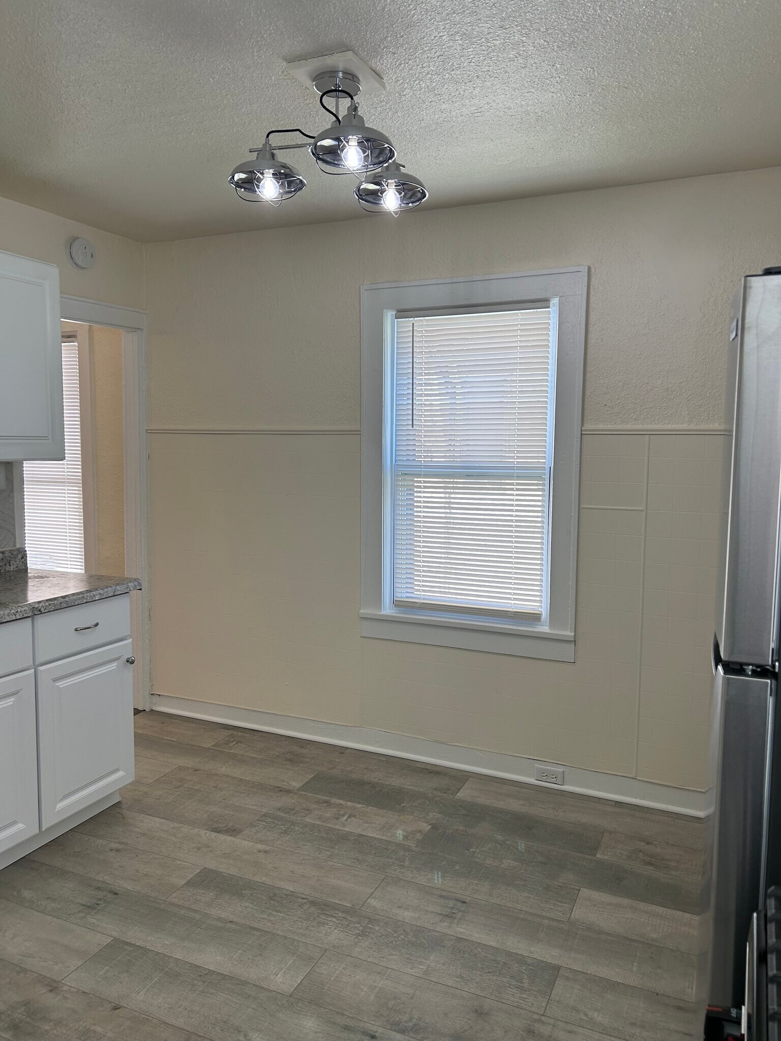 Building Photo - 815 11th St