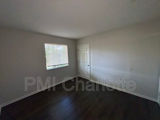 Building Photo - 342 Orchard Trace Ln