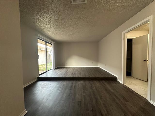 Building Photo - 305 Marriott Ln