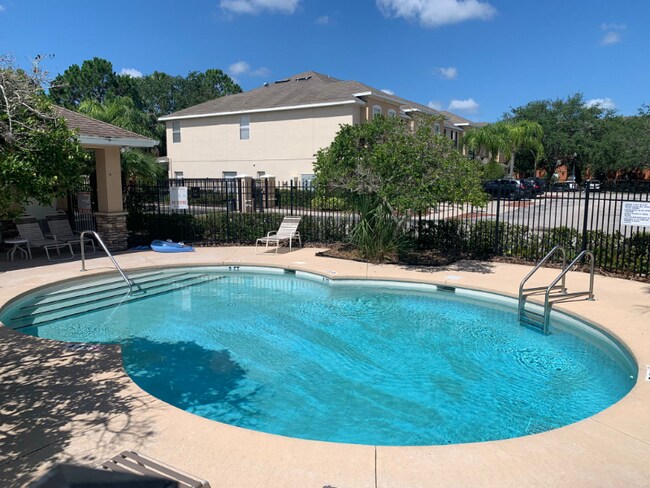 Building Photo - 9905 Serona Blf Wy
