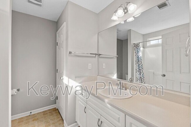 Building Photo - 110 Fox Haven Dr