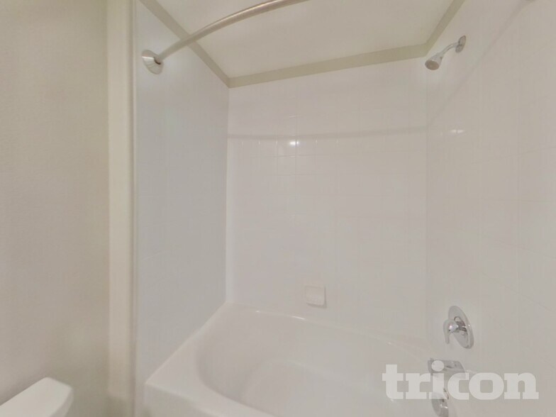 Building Photo - 5206 White Chicory Dr