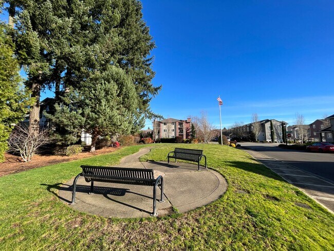 Building Photo - Top Floor 2 Bed 2 Bath Condo Hillsboro/Bea...