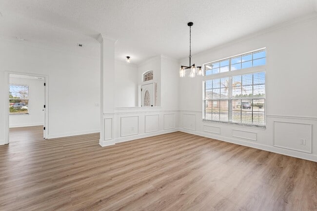 Building Photo - 15738 Northside Dr E