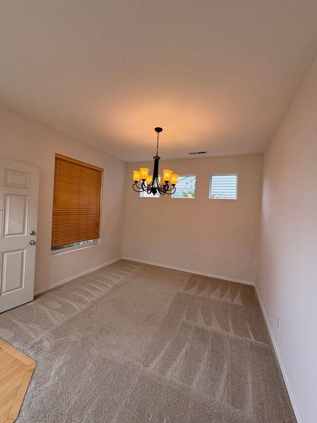 Building Photo - Available now- Beautiful like-new rental i...