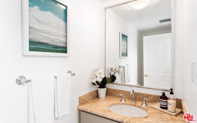 Building Photo - 18100 Wakecrest Dr