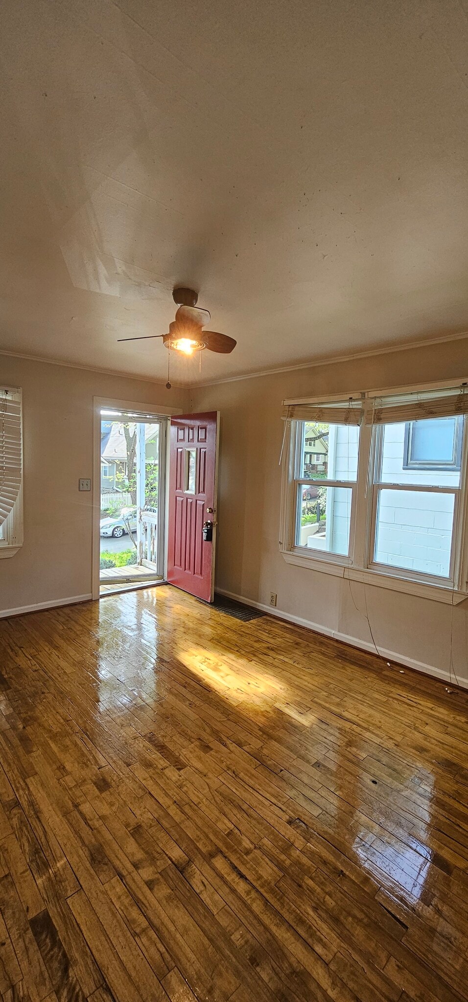 Building Photo - 4504 Terrace St