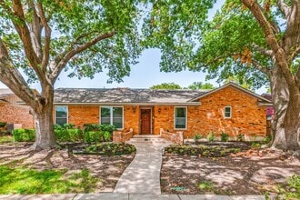 Building Photo - 7739 La Manga Dr