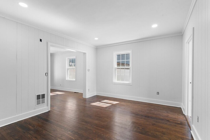 Building Photo - 366 Remington St