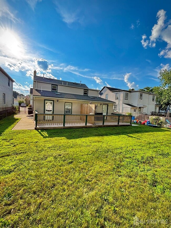 Building Photo - 287 Raritan St